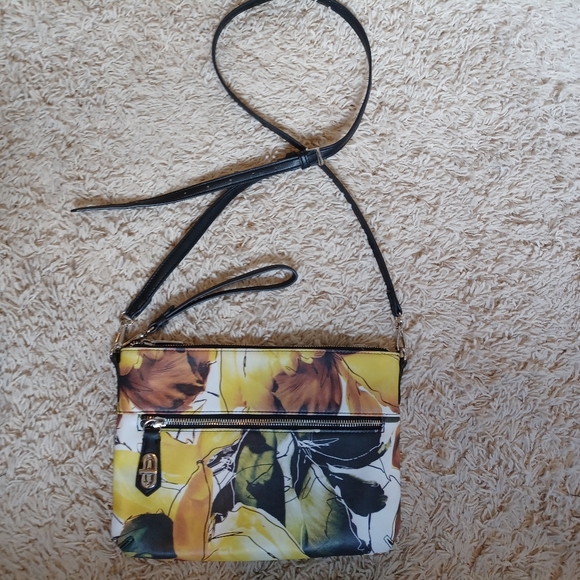 REED Modern American Luxury Floral Crossbody Wristlet Purse - Picture 6 of 8